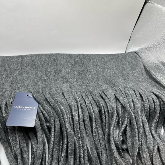 Lucky Brand Brushed Oversized Scarf Wrap in Charcoal Gray with Long Fringe - Picture 8 of 12